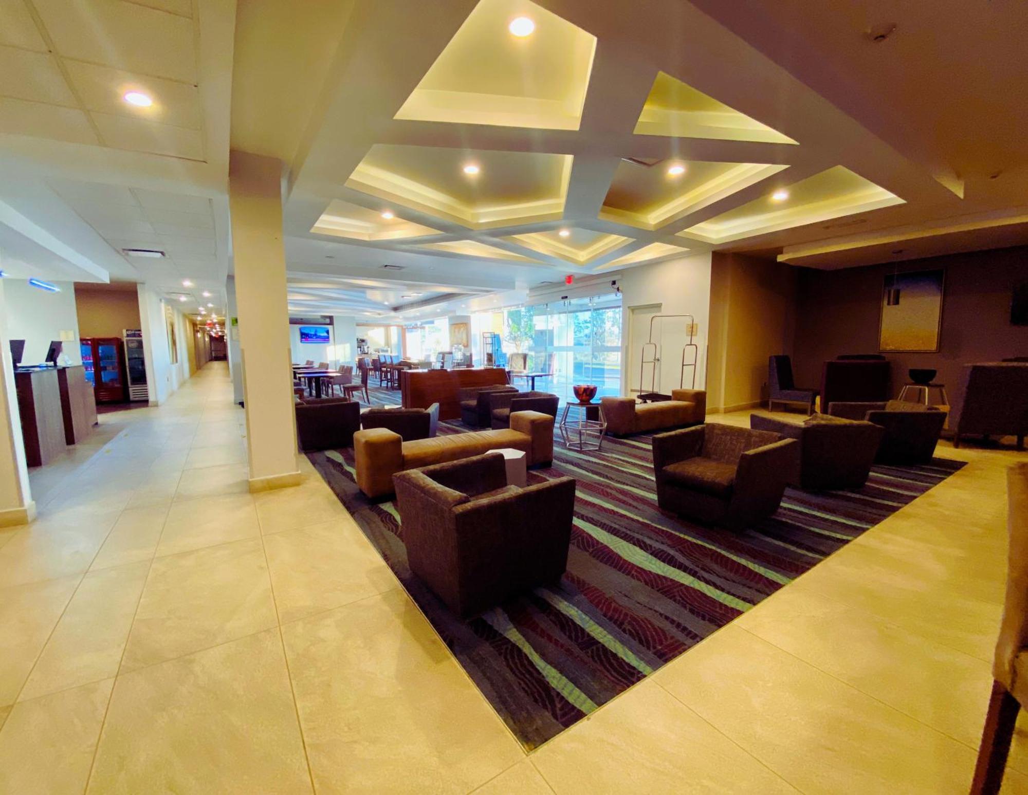 La Quinta By Wyndham Aguascalientes Hotel Ngoại thất bức ảnh